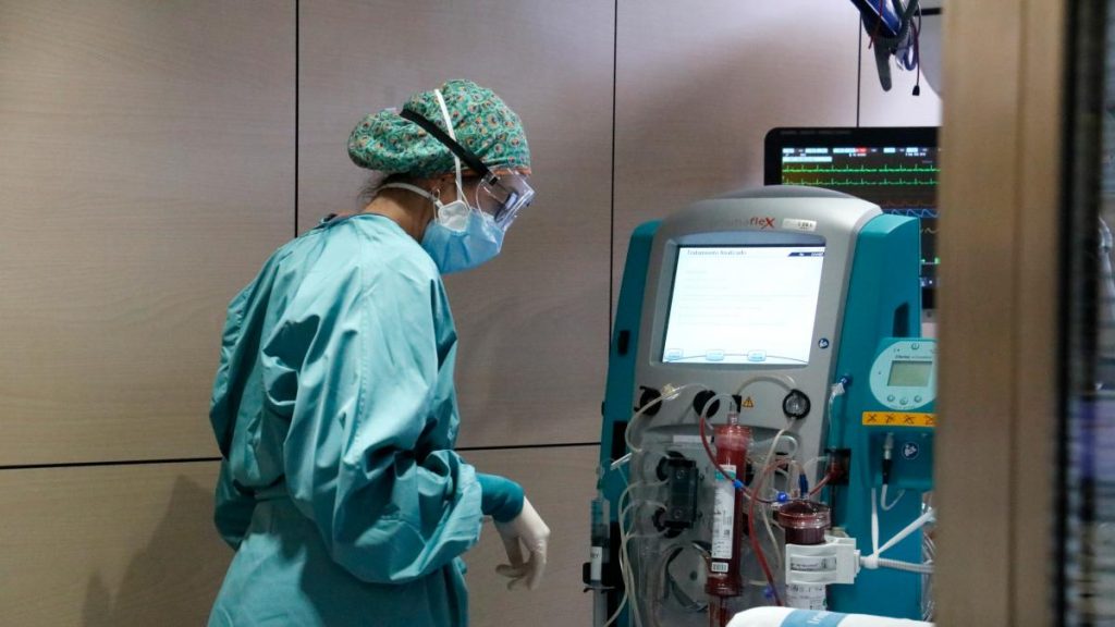 Bebé de cuatro meses con enfermedad crítica muere de covid-19 en Canarias