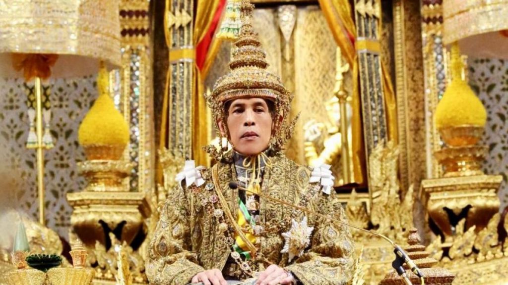 Rama X, rey de Tailandia, ingresado en cuidados intensivos por problemas respiratorios