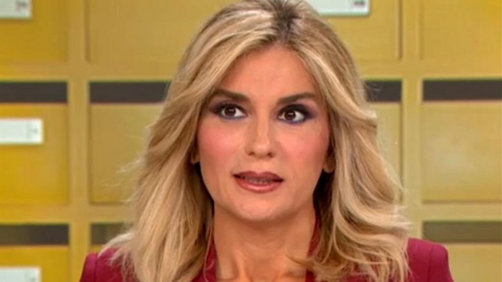 Sandra Golpe explica por qué siempre mira a la derecha en `` Antena 3 Noticias ''