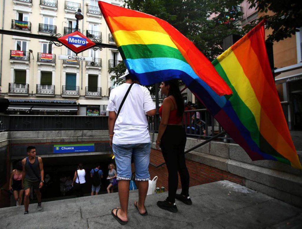 Policía cree que los encapuchados por agresión homofóbica en Madrid no forman una pandilla organizada |  Sociedad