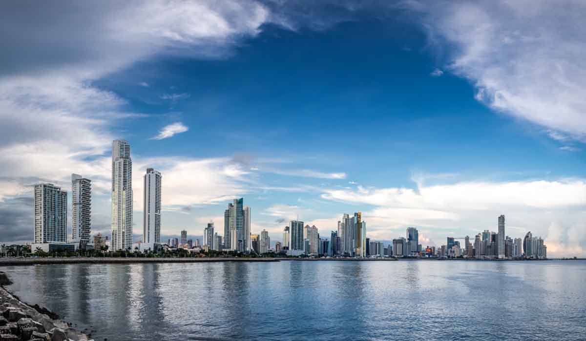 Crea tu sociedad offshore en Panamá si eres de Peru: beneficios, requisitos y pasos para lograrlo